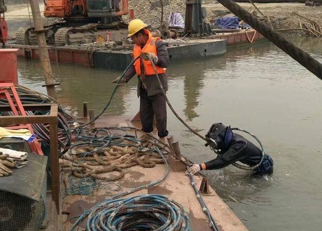 东港潜水封堵打捞